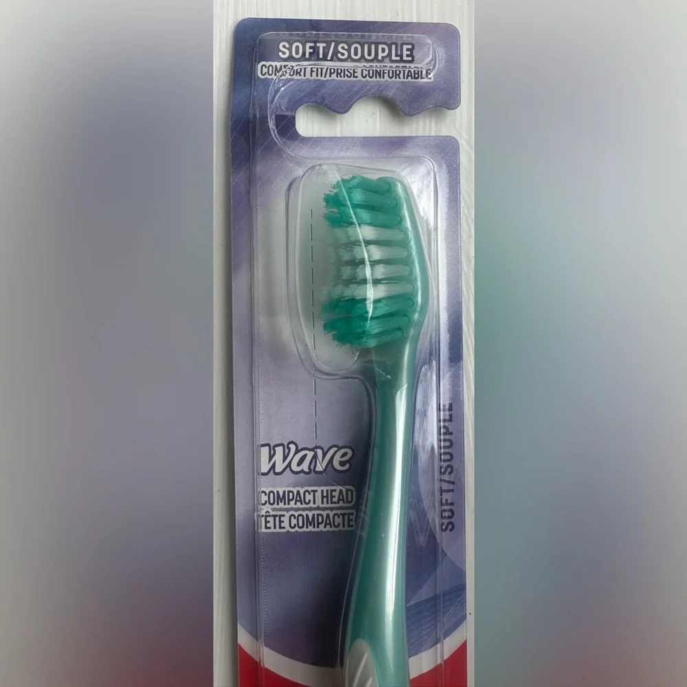 Colgate Soft Bristle Comfort Fit Wave Compact Toothbrush | NEW + UNOPENED